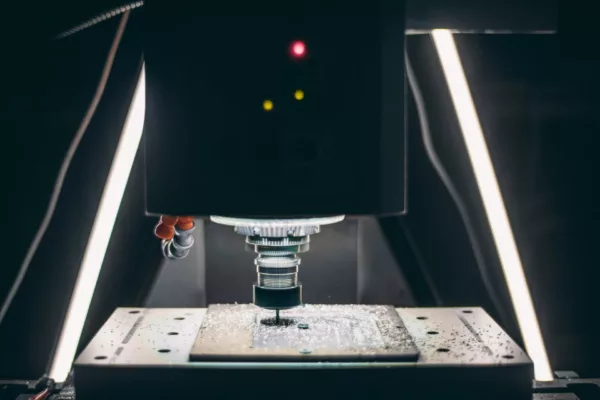 Différence entre table CNC bois ou métal