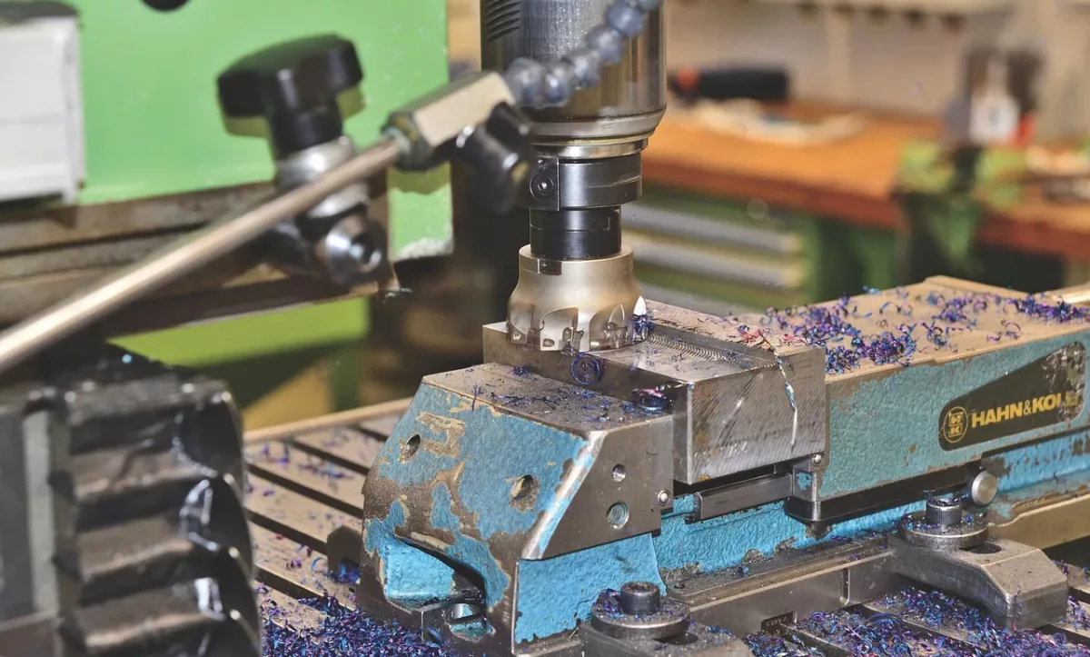 entretien régulier d’une fraiseuse CNC entretien régulier d'une fraiseuse CNC