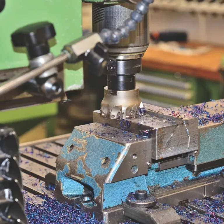 entretien régulier d’une fraiseuse CNC entretien régulier d'une fraiseuse CNC